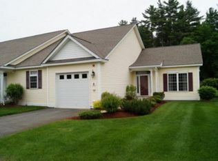8 Concord Coach Ln, Litchfield, NH 03052