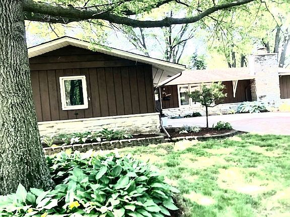 2nd image of 607 Claremont Dr