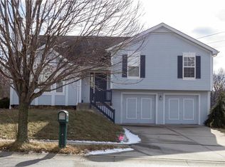 907 NE 116th Ter, Kansas City, MO 64155