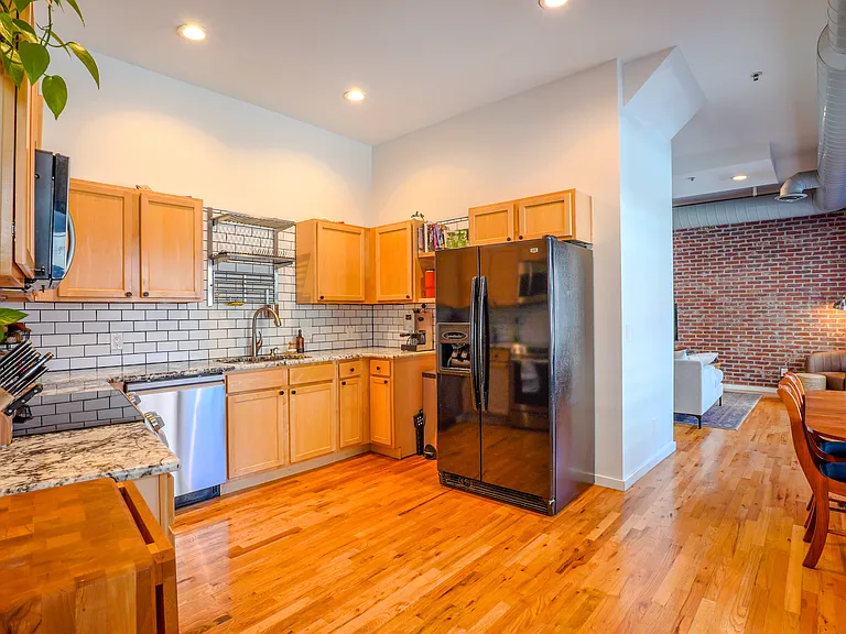 70 W 6th Ave #207 — Photo 12