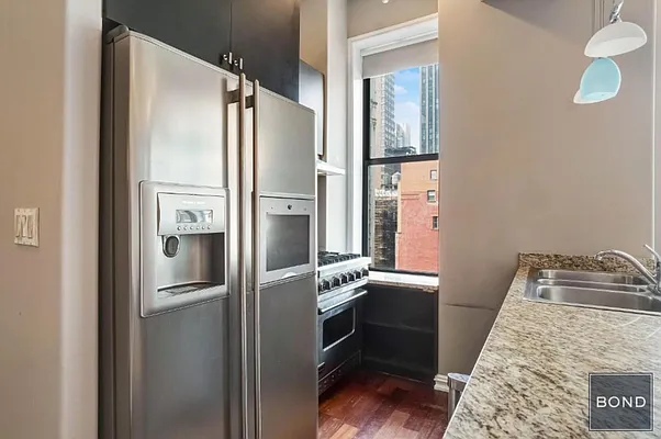 Rented by Bond New York | media 21