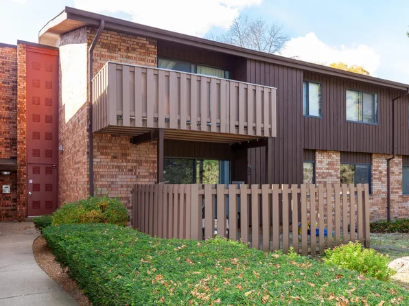 7005 N Green Bay Ave, Glendale, WI 53209