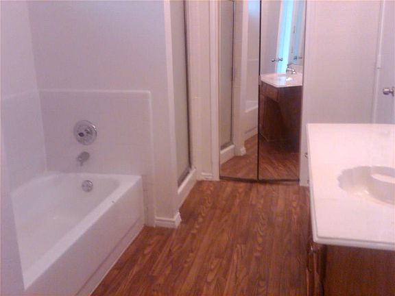 4th image of 1209 Sheppard Ln