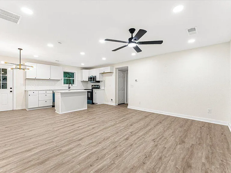 5794 Pinecrest Rd — Photo 3