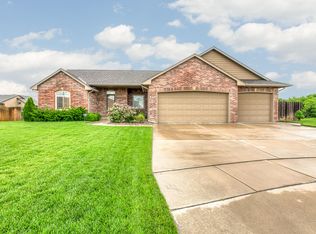 4142 N Lake Ridge Ct, Wichita, KS 67205