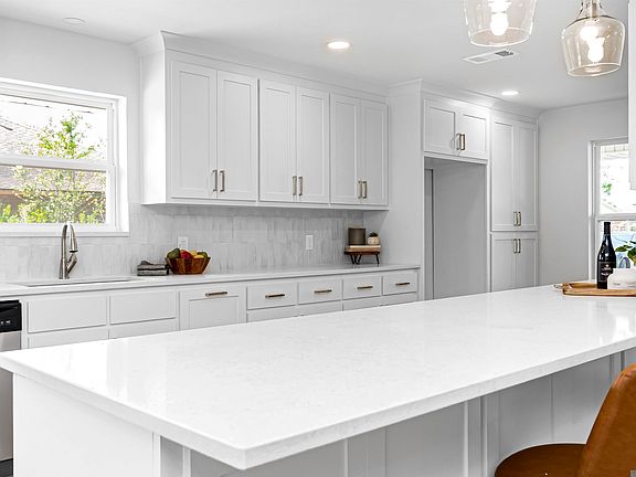 3rd image of 15946 Ferrell Ave