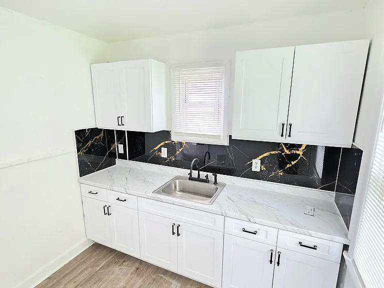 15453 Ardmore St — Photo 3