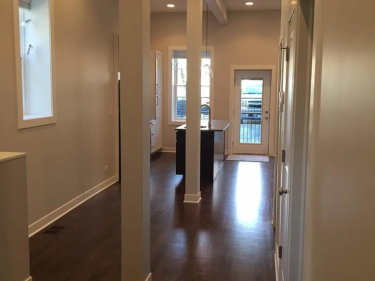 1641 N Paulina St #1R — Photo 3