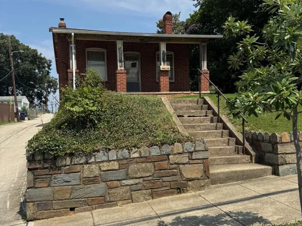 2208 R St SE, Washington, DC 20020