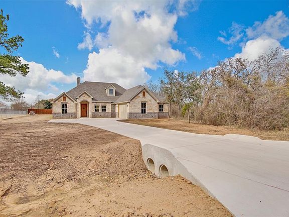 2nd image of 221 Gatewood Cir E