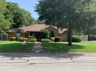 7620 High Meadow Ct, Fort Worth, TX 76112