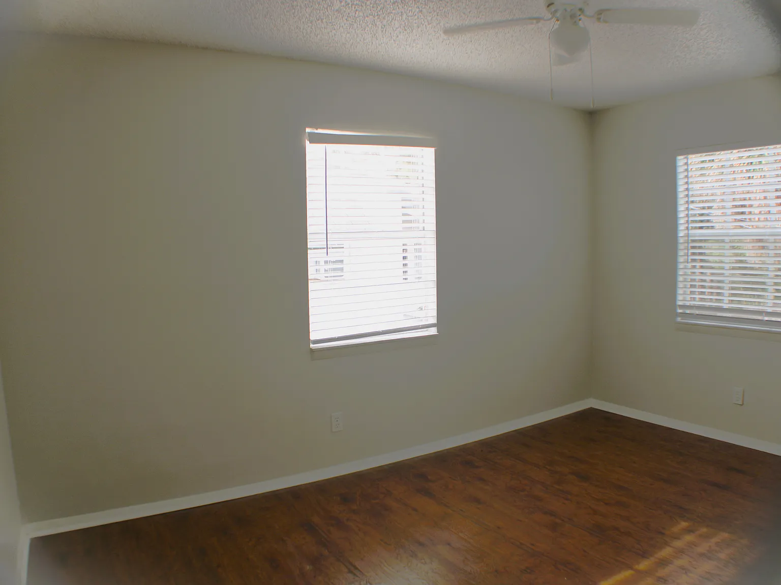 2 bed, 800 sqft, $2,000 — Photo 4