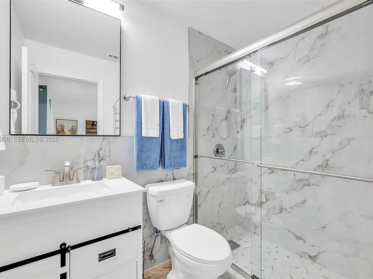 1318 Bayport Ave — Photo 19