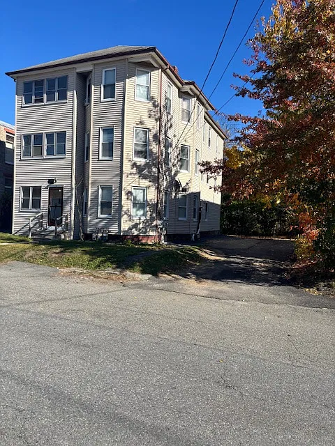 6 Rockdale St #1