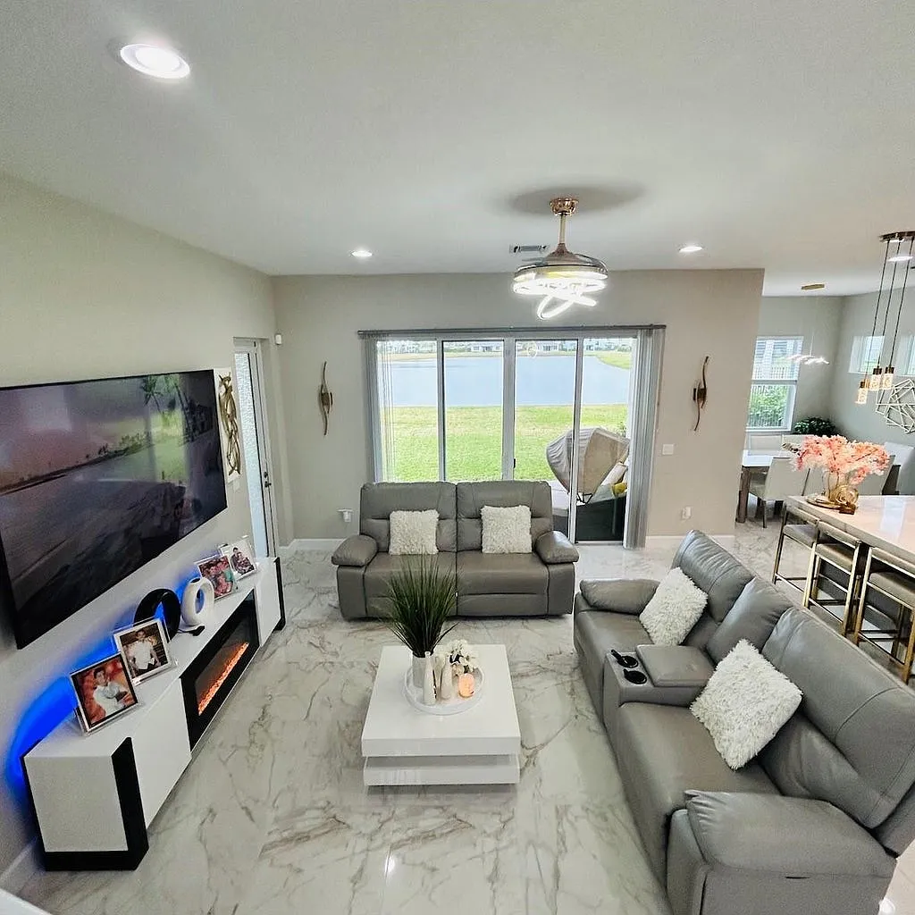 4 bed, 2165 sqft, $3,500 — Photo 2