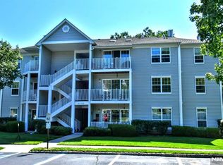 928 Juniper Way, Mahwah, NJ 07430