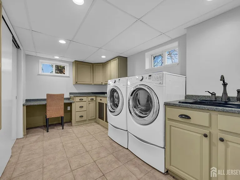 1430 Kearney Dr — Photo 31