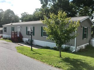 705 Primrose Ln, Ephrata, PA 17522