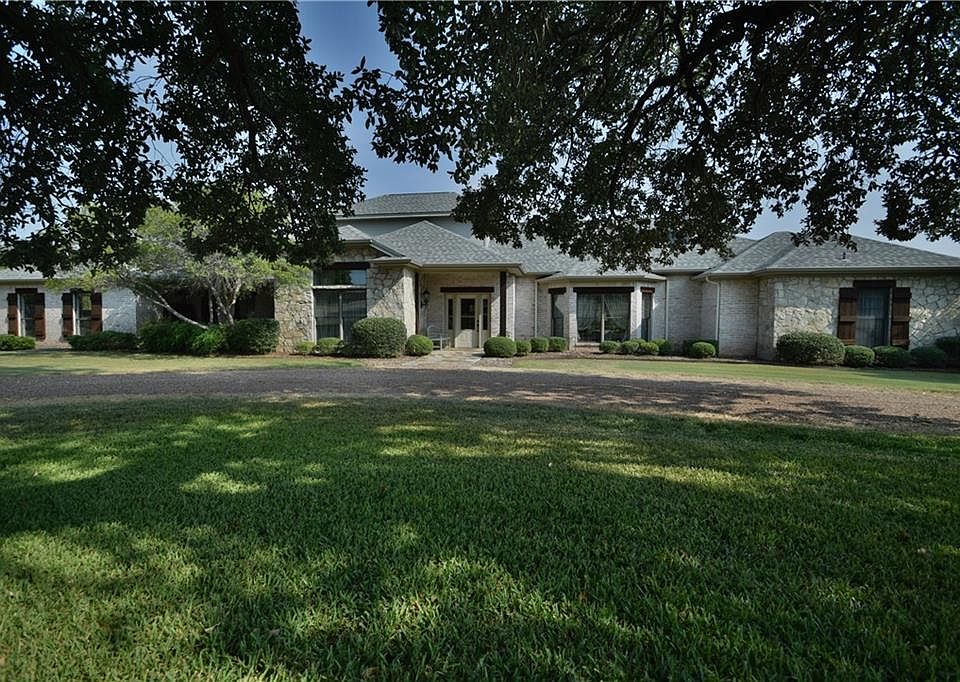 1st image of 3201 Crystal Lake Dr