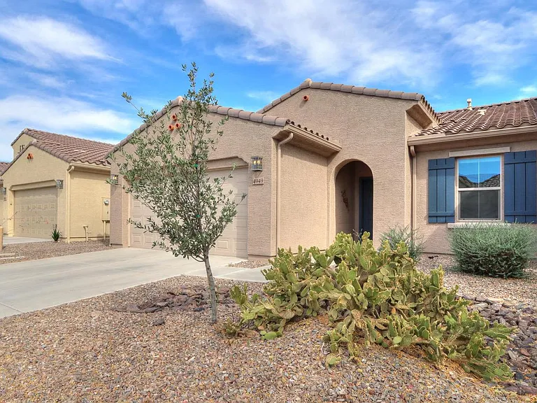 4949 W Posse Dr — Photo 2