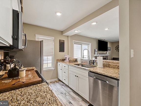 3rd image of 2917 Auden Ct