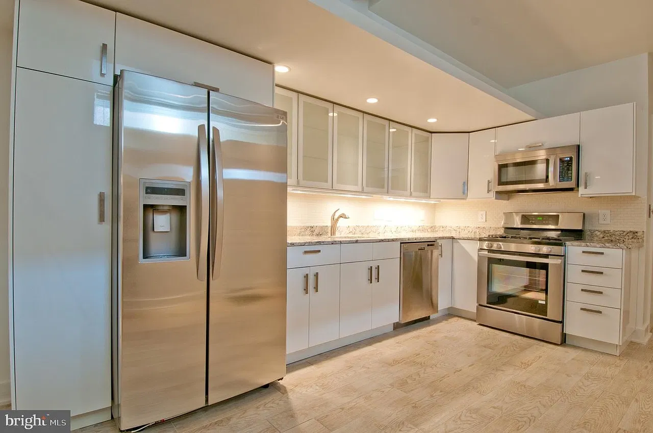 1 bed, 800 sqft, $1,875 — Photo 3