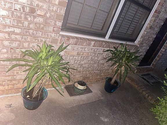 2nd image of 4889 Pinedale Dr
