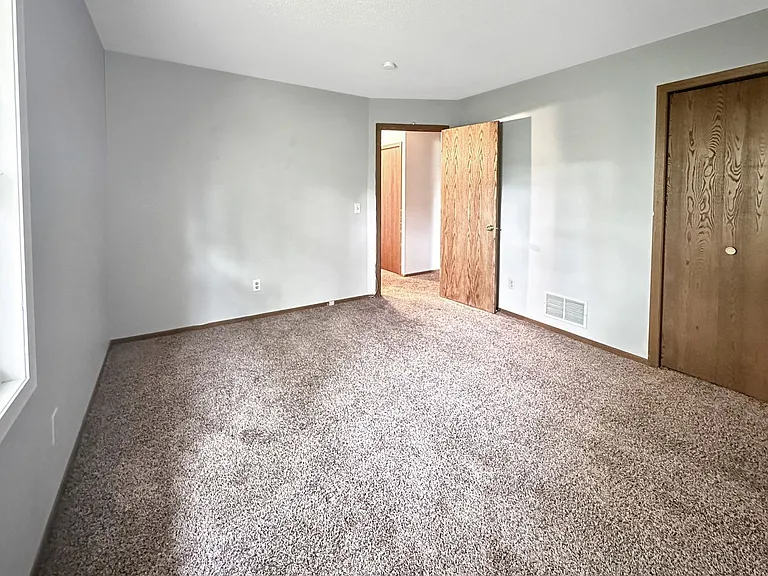 3344 Berwood Ct W — Photo 12