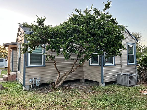 3rd image of 3502 Olsen Dr