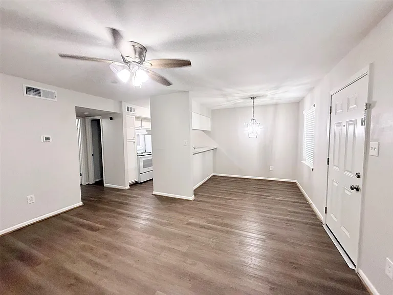 321 E Cedar St #9 — Photo 3