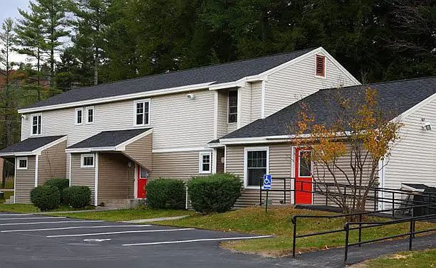 2nd image of 33 Whipple Rd