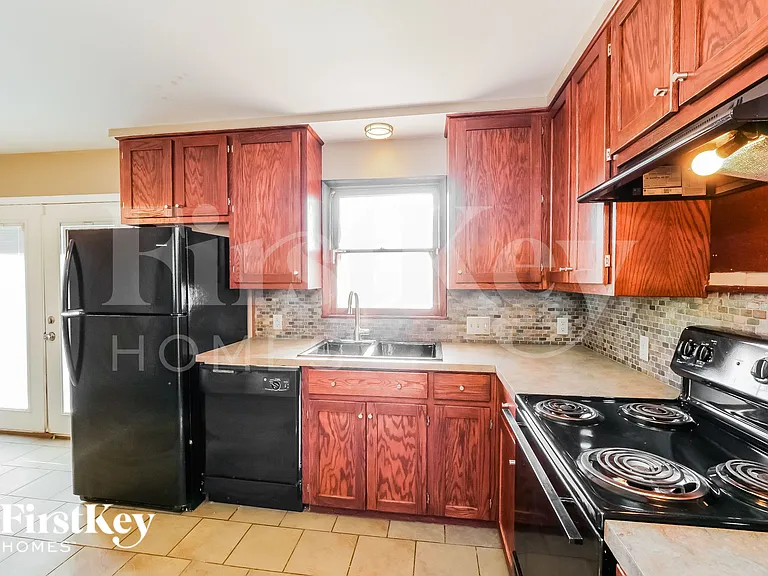 4837 Overton Ave — Photo 7