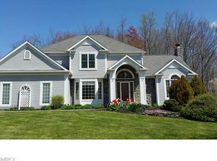 345 Chadwick Dr, Aurora, OH 44202