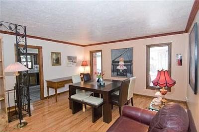 3rd image of 328 W Angela Blvd