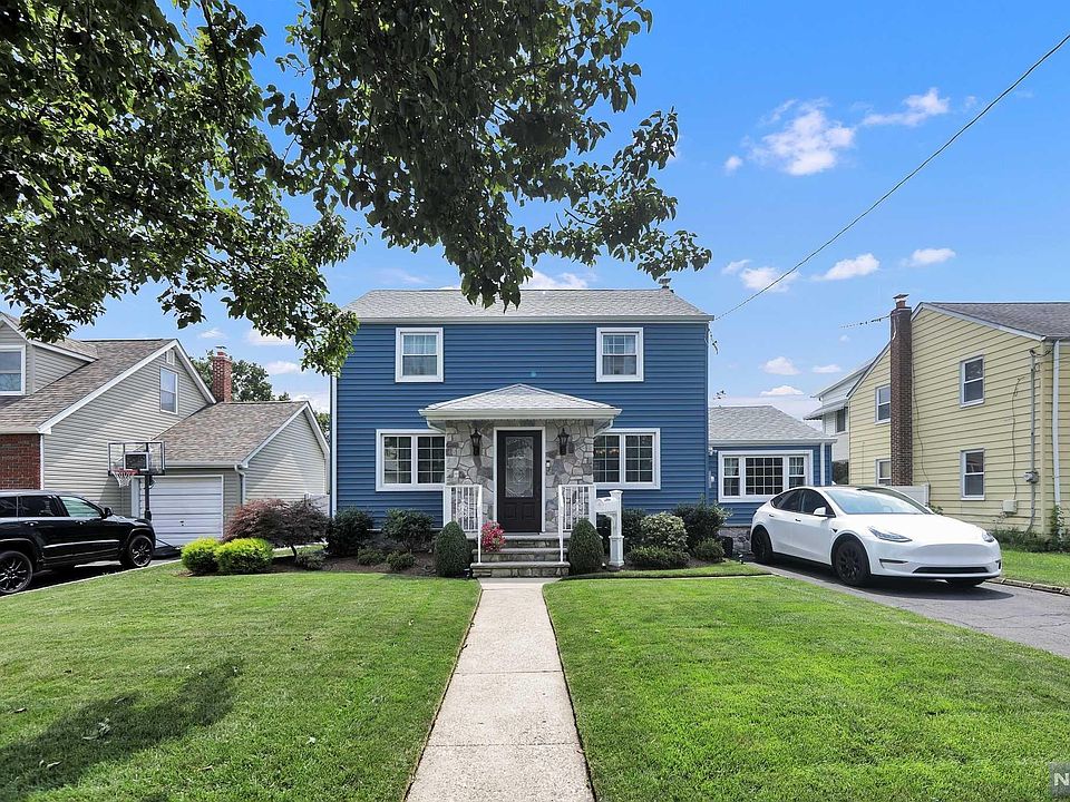 1st image of 7 Noel Dr