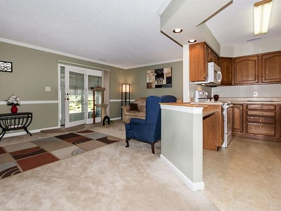 3rd image of 400 Sunset Dr #A2
