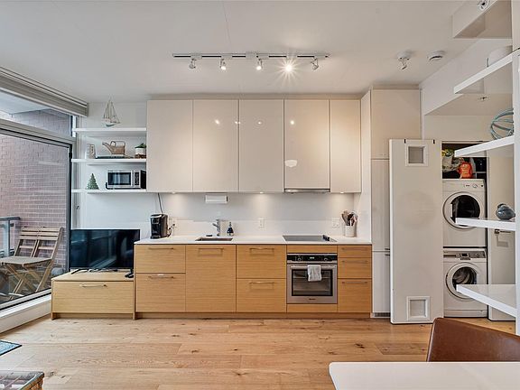 5th image of 456 Pandora Ave #211