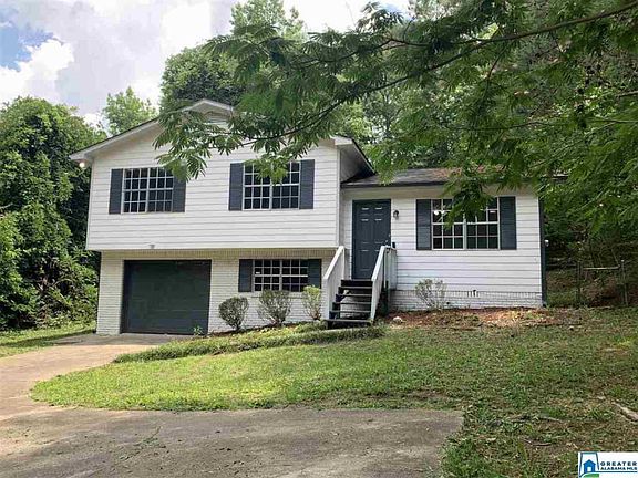 2nd image of 2933 Wood Dr NE