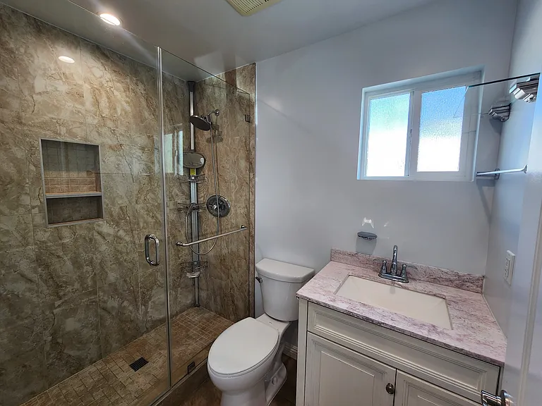 6827 Murietta Ave — Photo 35