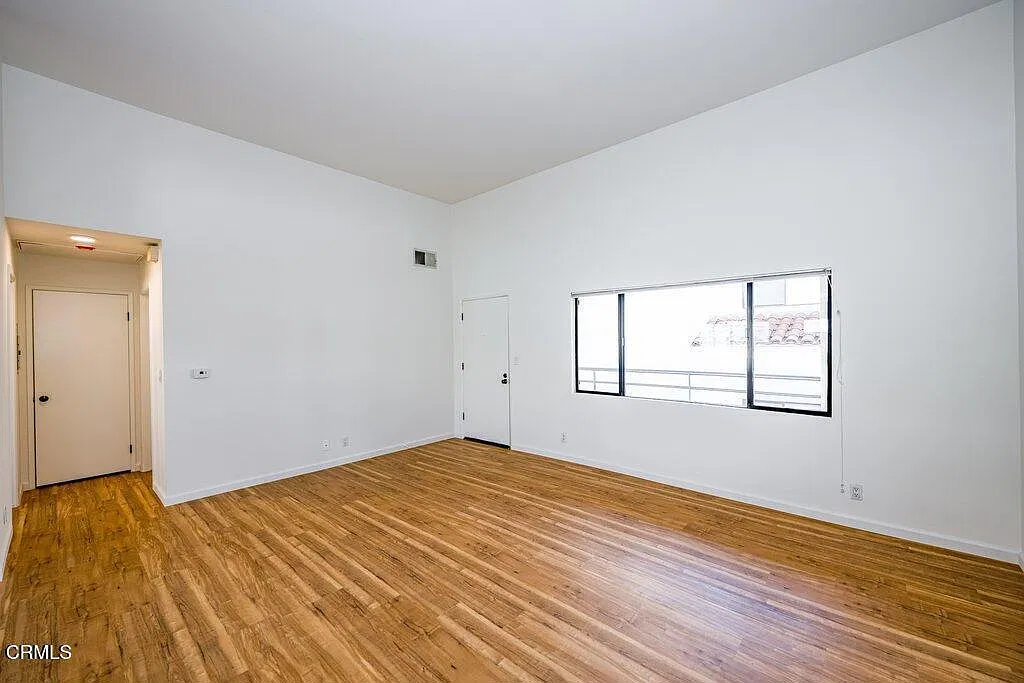 2 bed, 2.0 bath, 1000 sqft, $3,150 — Photo 4