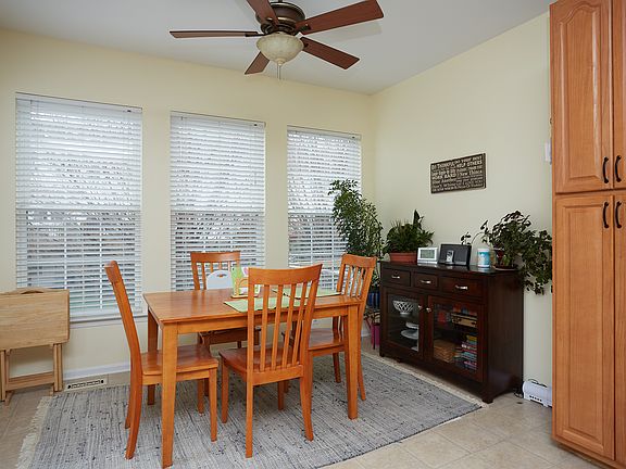 BREAKFAST NOOK