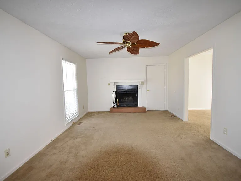 6901 Woodmark Dr — Photo 3