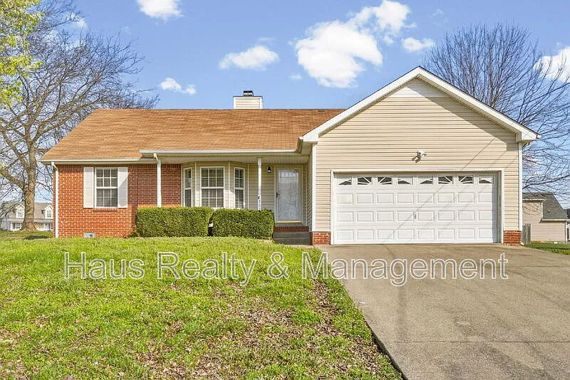 3 bed, 2.0 bath, 1440 sqft, $1,800 — Photo 1