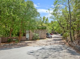 1801 Westlake Dr Apartments