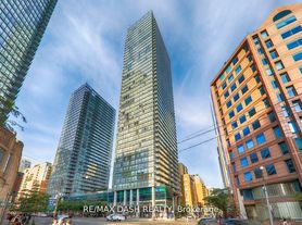 38 Grenville St