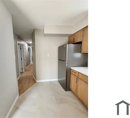 6 bed, 1000 sqft, $5,345 — Photo 2