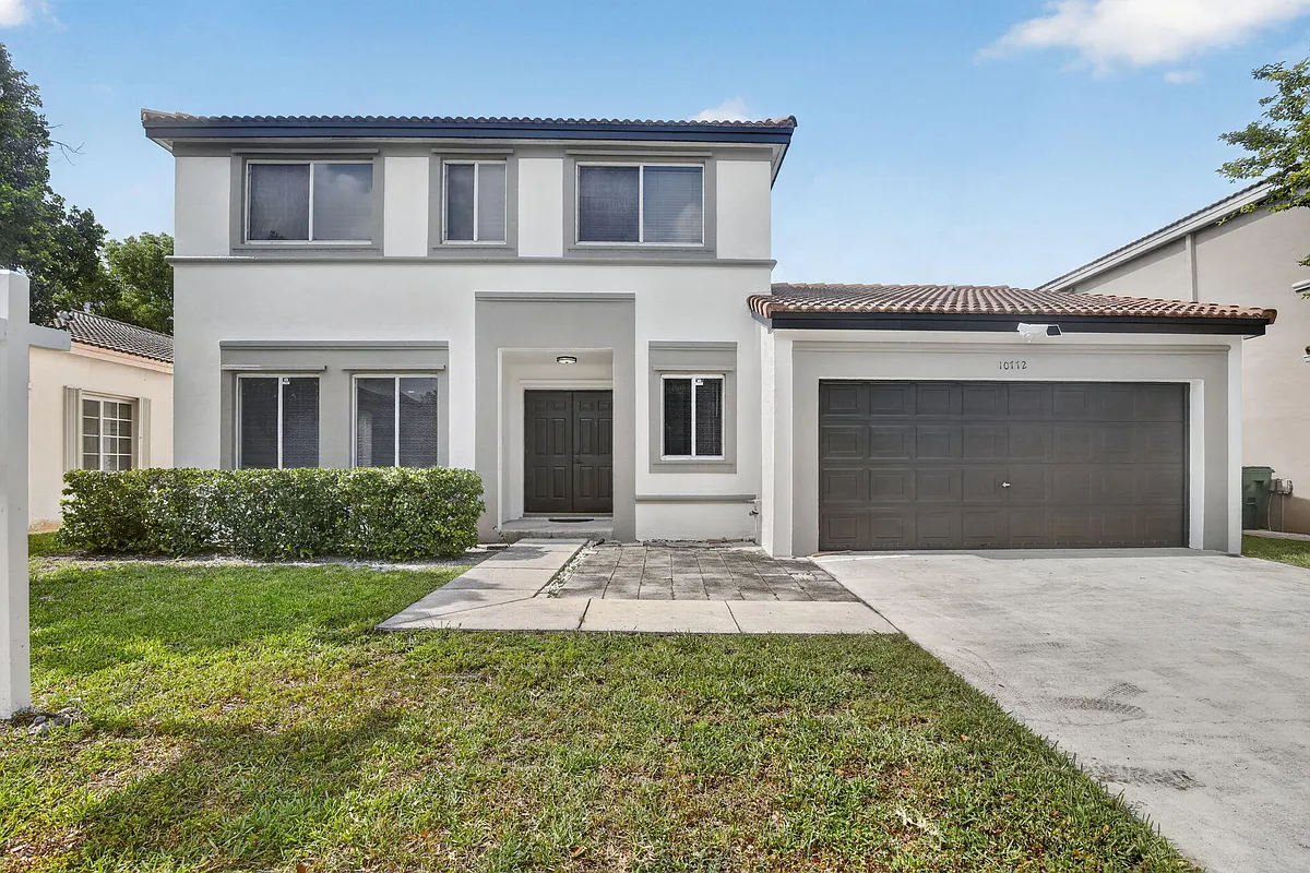 Building Photo - 10772 SW 14th Pl