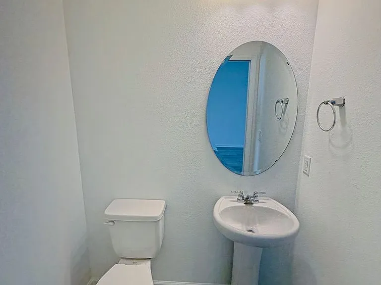 716 Cherry Elm Dr — Photo 17