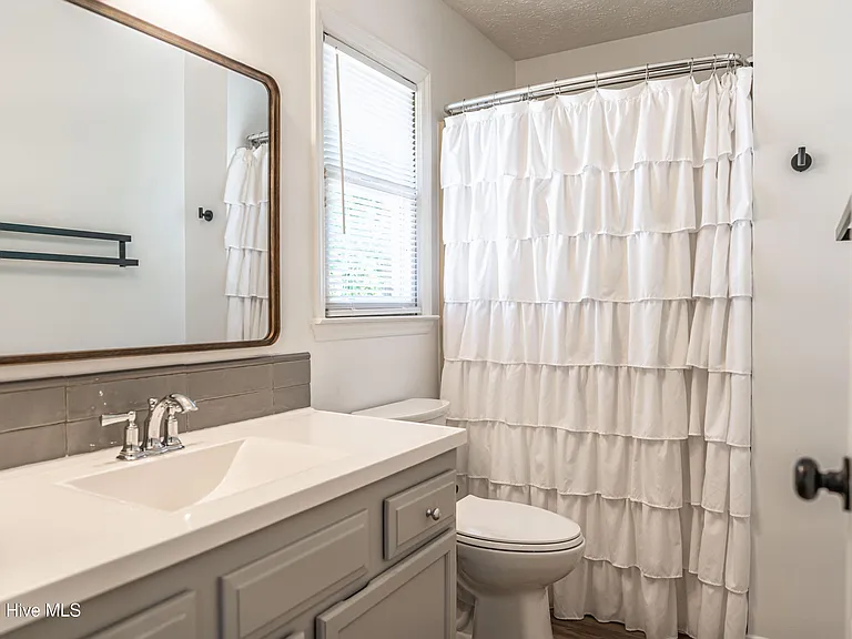 1355 Longleaf Dr E — Photo 11