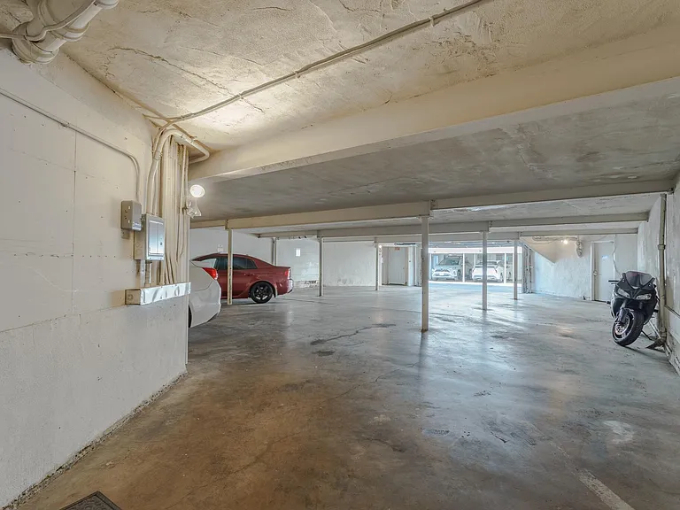1721 O St #6 — Photo 10